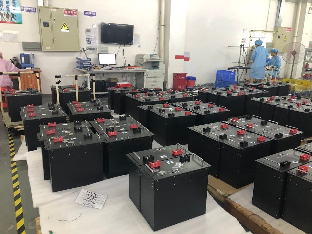 Pinsheng CE одобренный 48V 10KWH 20KWH 30KWH 40KWH Солнечный инвертор батарея 51.2V Складируемая LiFePO4 батарея для хранения энергии